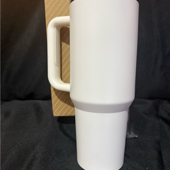 New Stanley 40oz Special White Tumbler with Jedi Based Blue Character Design - Picture 6 of 12